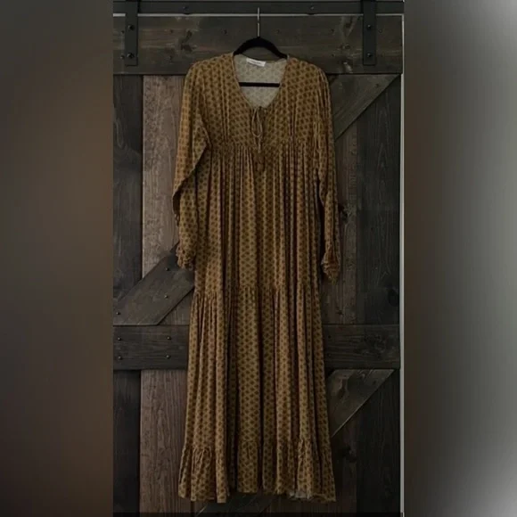 Carly Jean Los Angeles | Dresses | Carly Jean Laurel Dress Foulard Print In  Medium | Poshmark